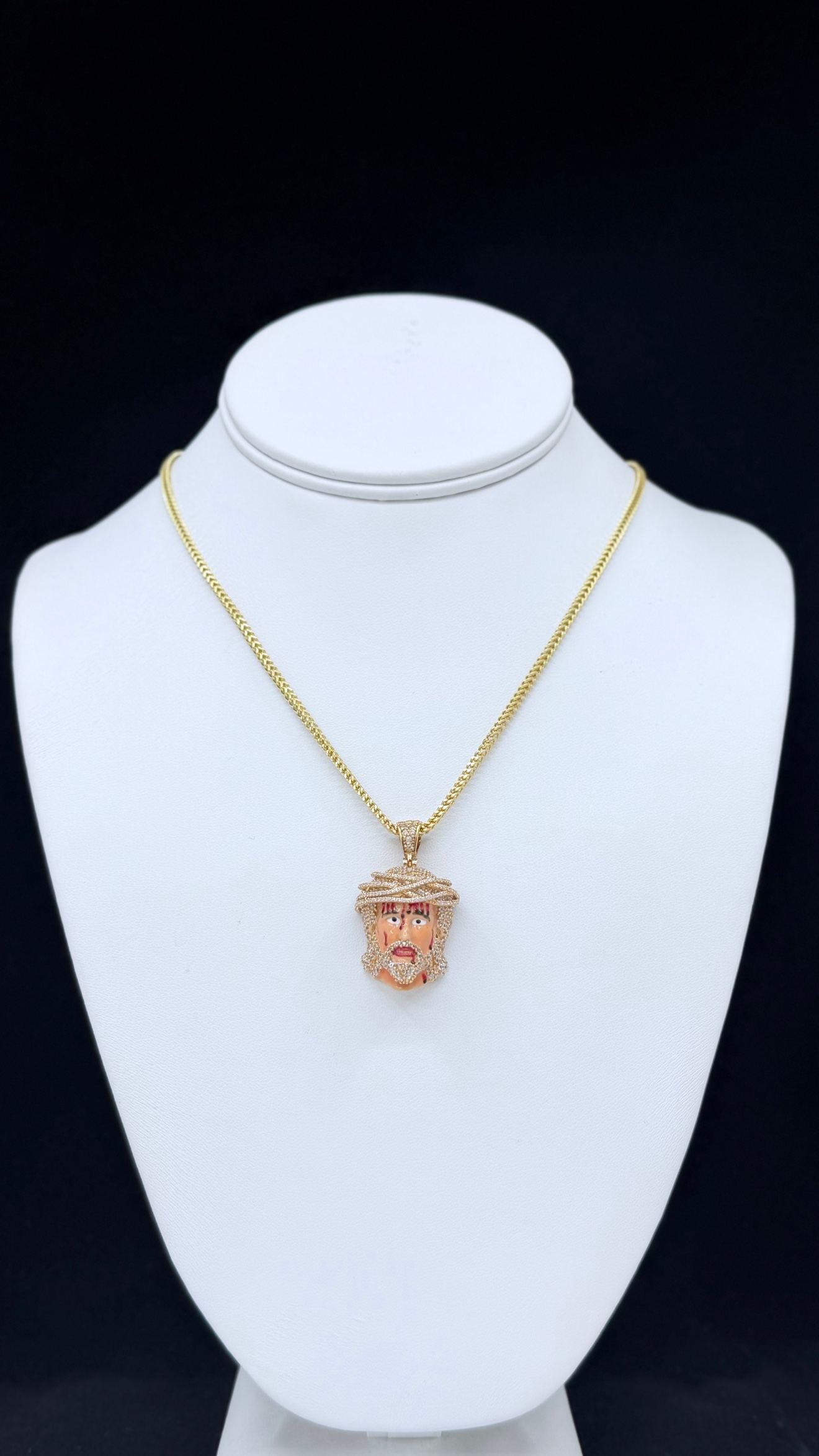 franco-chain-jesus-pendant-14k-gold-20in.jpg 14K gold hollow Franco chain with Jesus pendant, 20 inches